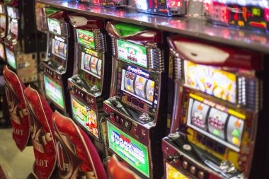 Lucky Twins game interface showing reels, paylines, and controls on situstoto88